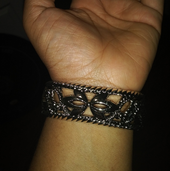 Costume Bracelet - Picture 2 of 2